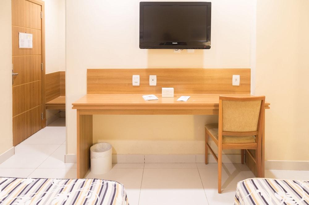 Hotel Atlantico Business Centro Rio de Janeiro Exterior photo A desk in a hotel room