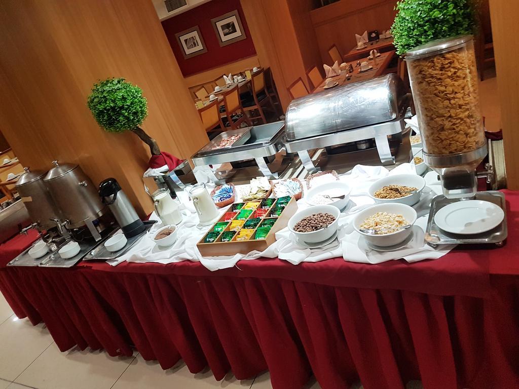 Hotel Atlantico Business Centro Rio de Janeiro Exterior photo Breakfast buffet in a hotel